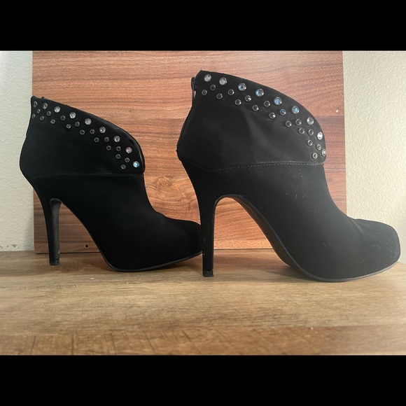 8 1/2 Women’s Madeline Girl Zip Up Boots - Picture 4 of 4